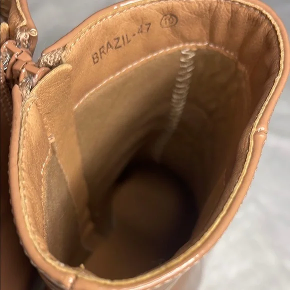 New- Top Moda-shiny patent tan ankle booties- 10 - Picture 4 of 8